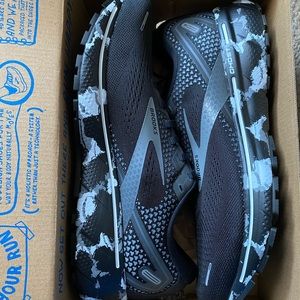 Brooks Ghost 14, Size 9 Men. Brand new.